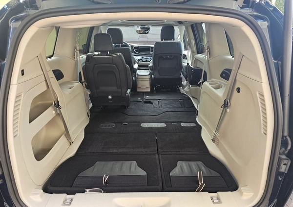 Chrysler Pacifica cena 252027 przebieg: 6025, rok produkcji 2023 z Złoty Stok małe 497